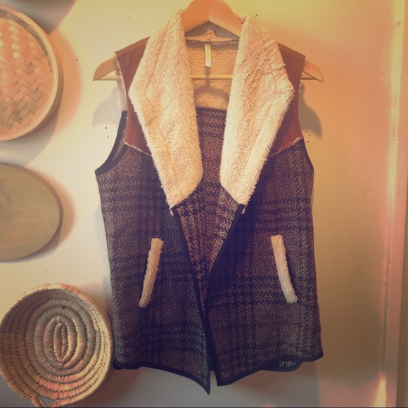 KATE collection Jackets & Blazers - Fleece lined plaid & faux leather open vest